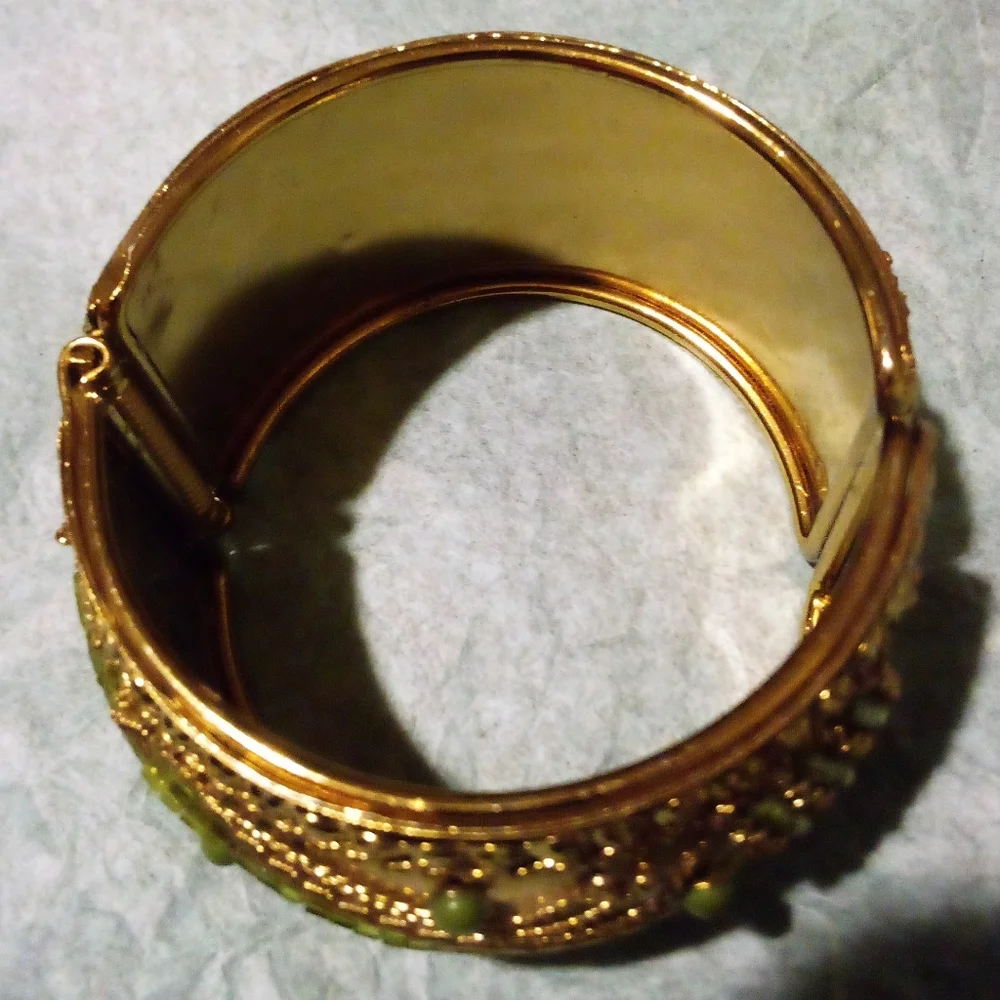Beautiful Ornate Gold Tone Beaded Filagree Clamp Bracelet
